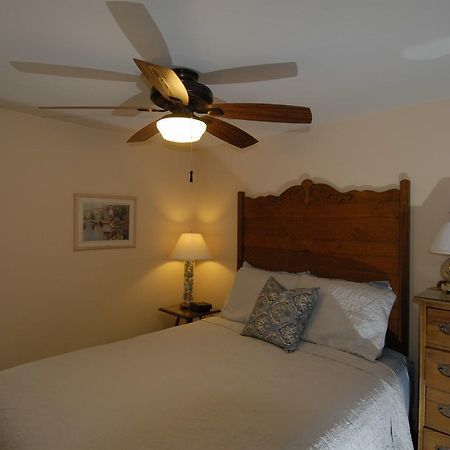Seahorse Cottages - Adults Only Sanibel Exterior photo