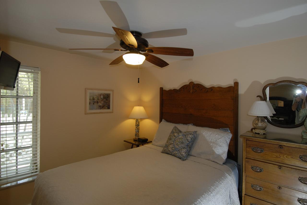 Seahorse Cottages - Adults Only Sanibel Exterior photo