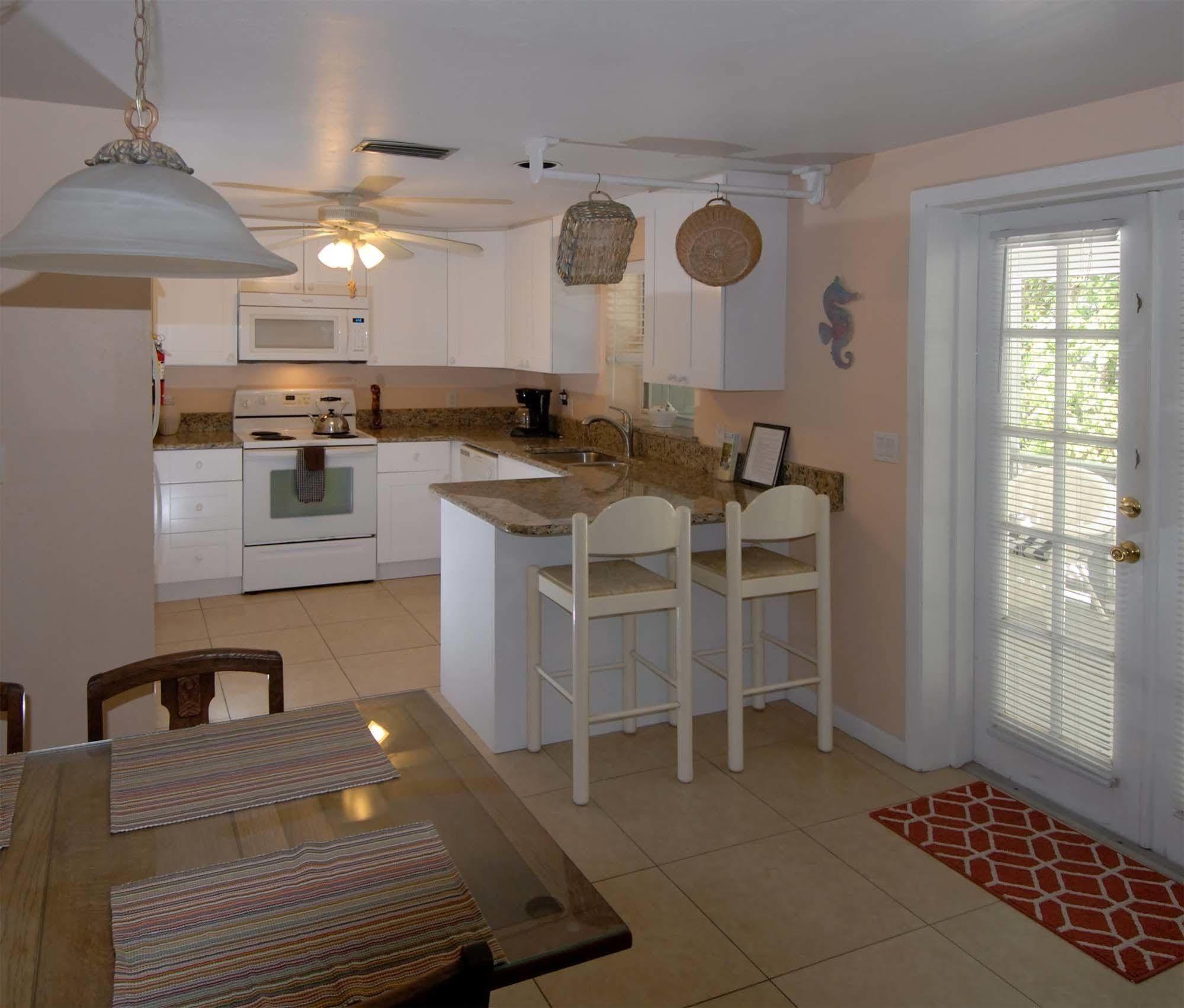 Seahorse Cottages - Adults Only Sanibel Exterior photo