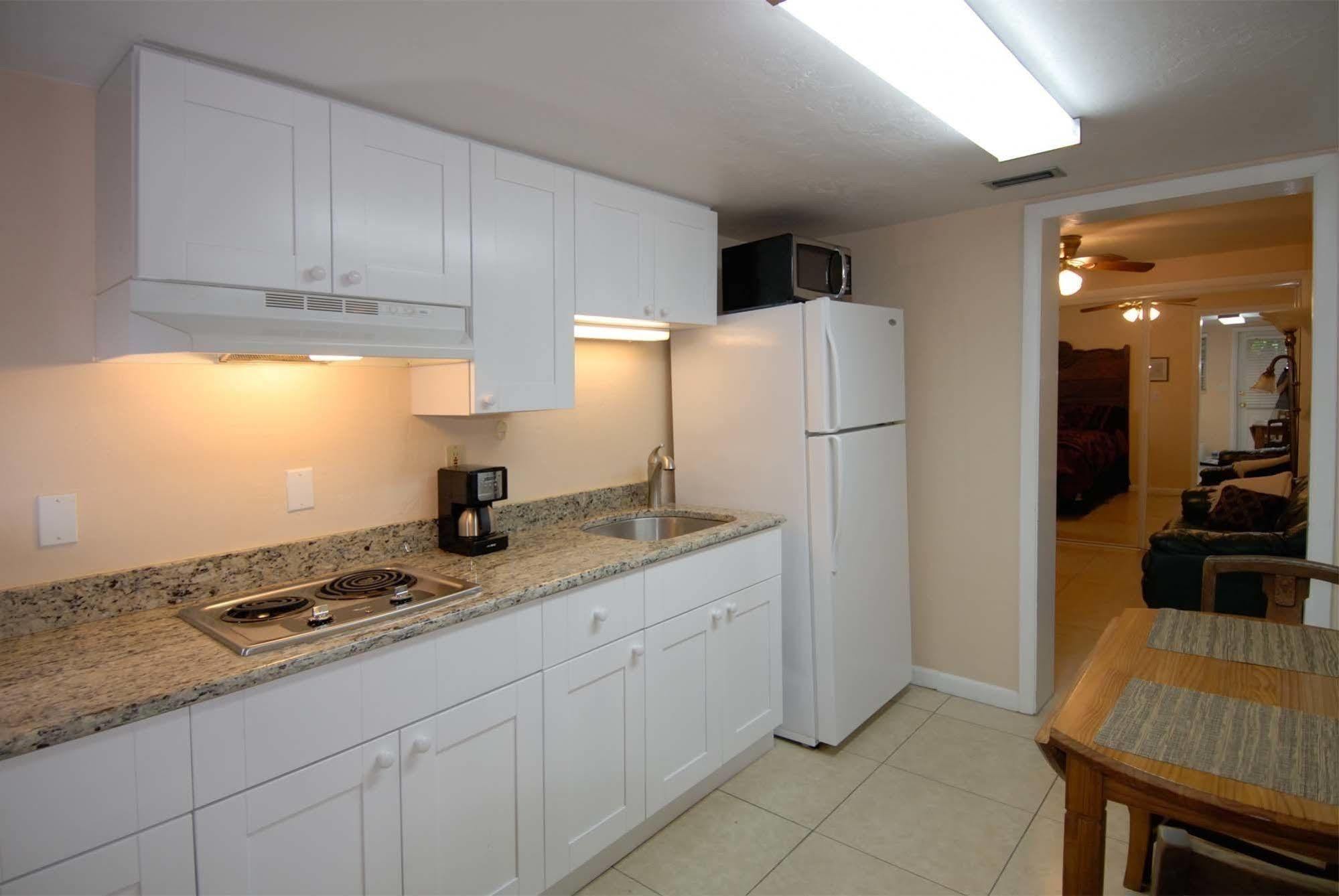 Seahorse Cottages - Adults Only Sanibel Exterior photo